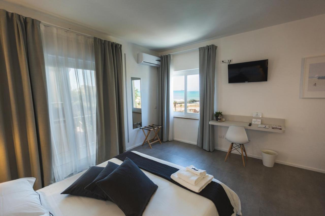 B&B A Due Passi Dal Mare Gela Kültér fotó