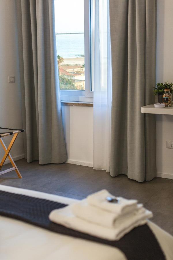B&B A Due Passi Dal Mare Gela Kültér fotó
