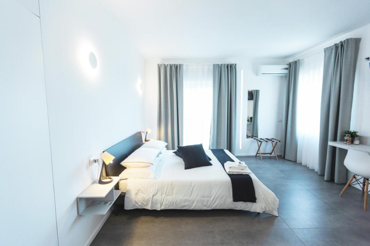 B&B A Due Passi Dal Mare Gela Kültér fotó