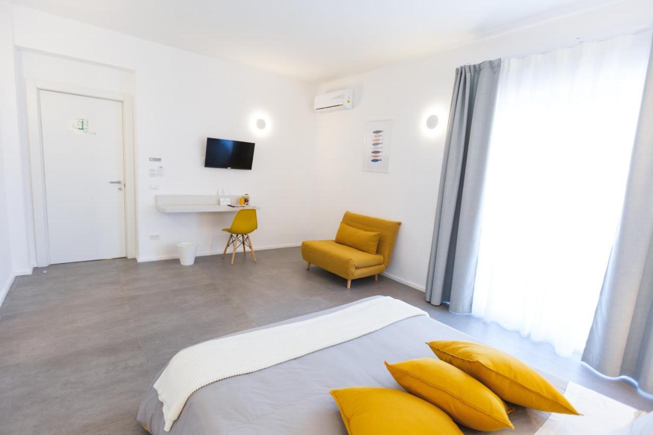 B&B A Due Passi Dal Mare Gela Kültér fotó