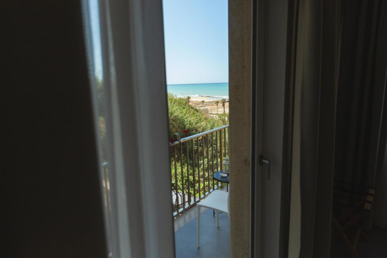 B&B A Due Passi Dal Mare Gela Kültér fotó