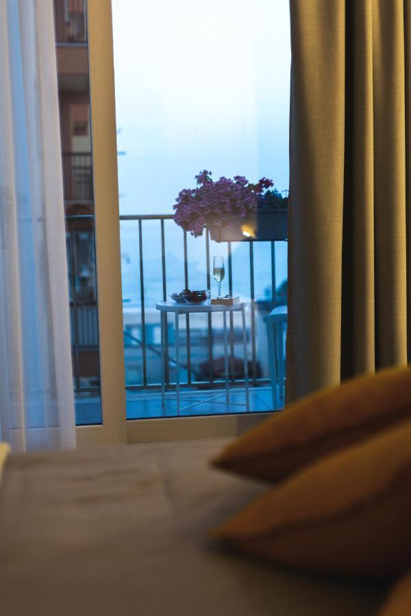 B&B A Due Passi Dal Mare Gela Kültér fotó