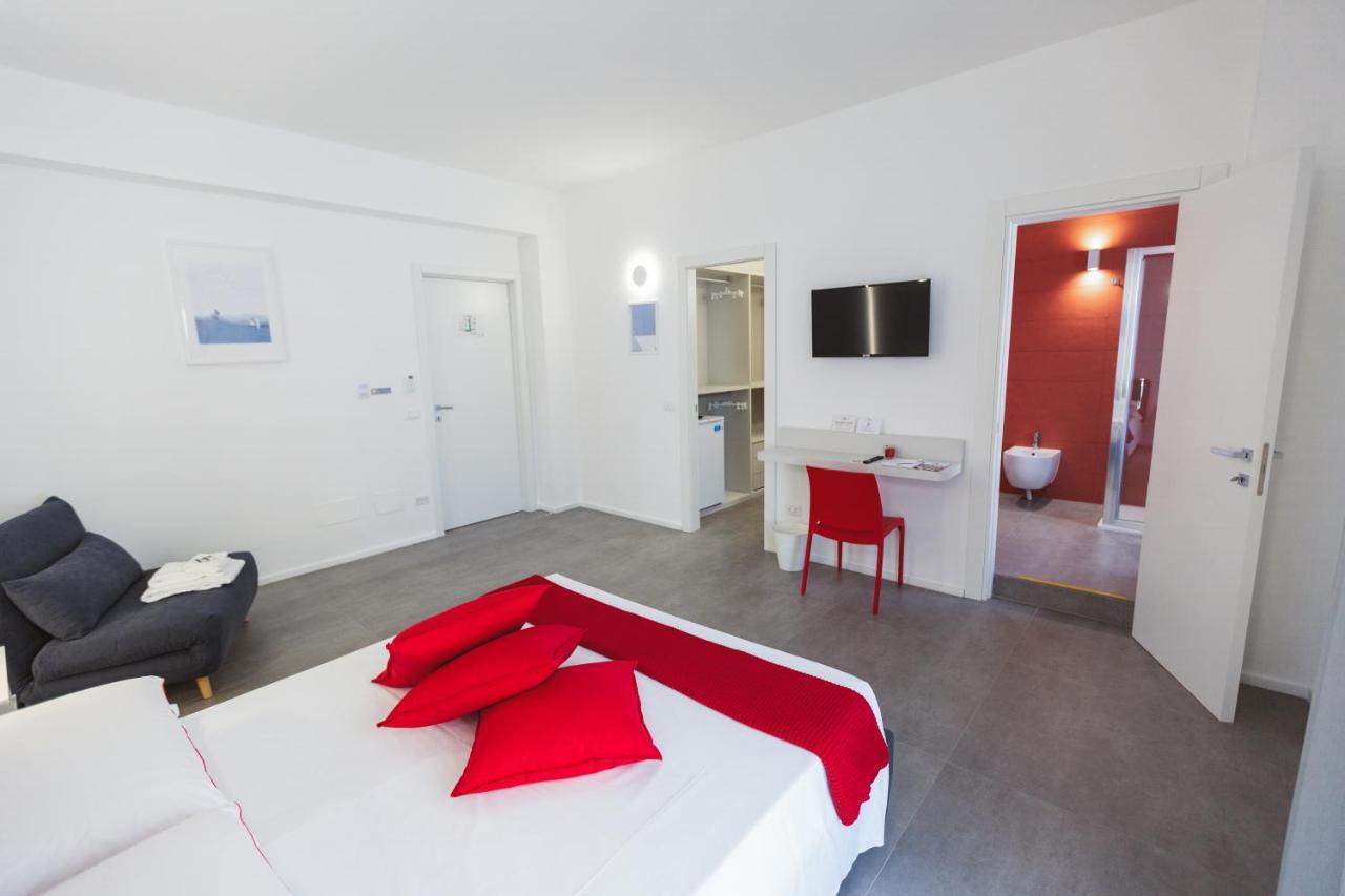 B&B A Due Passi Dal Mare Gela Kültér fotó